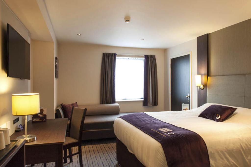 Premier Inn Merthyr Tydfil Exterior foto