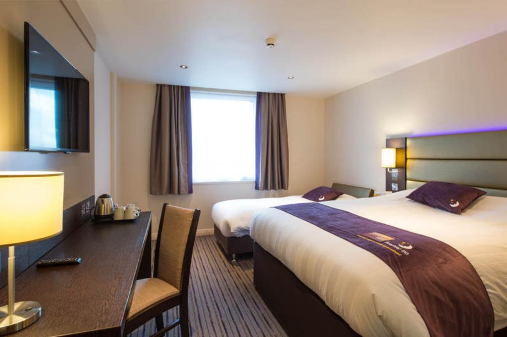 Premier Inn Merthyr Tydfil Exterior foto