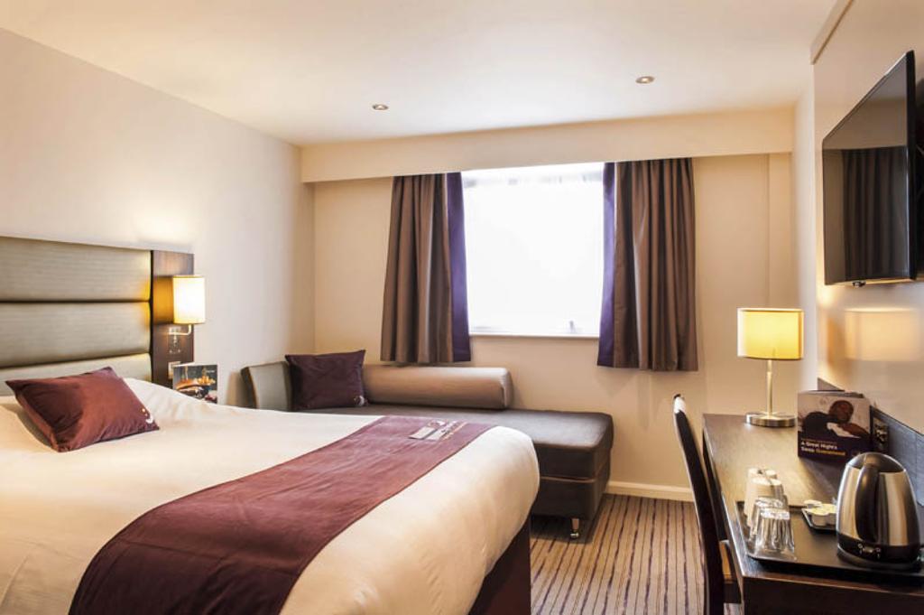 Premier Inn Merthyr Tydfil Exterior foto