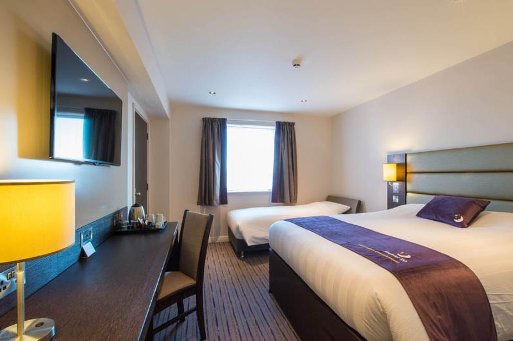 Premier Inn Merthyr Tydfil Exterior foto