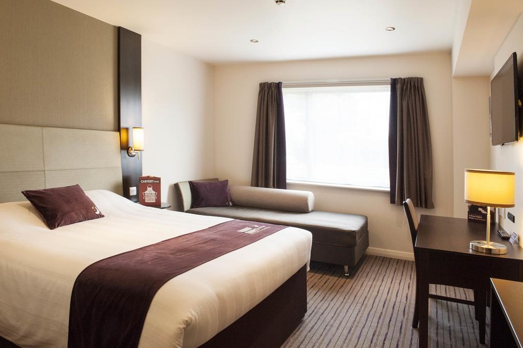 Premier Inn Merthyr Tydfil Exterior foto