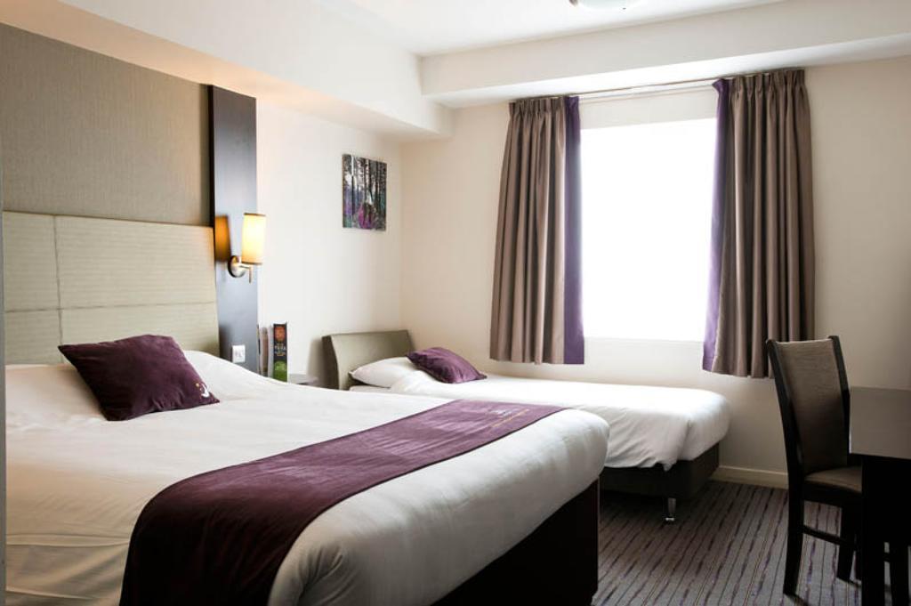 Premier Inn Merthyr Tydfil Exterior foto