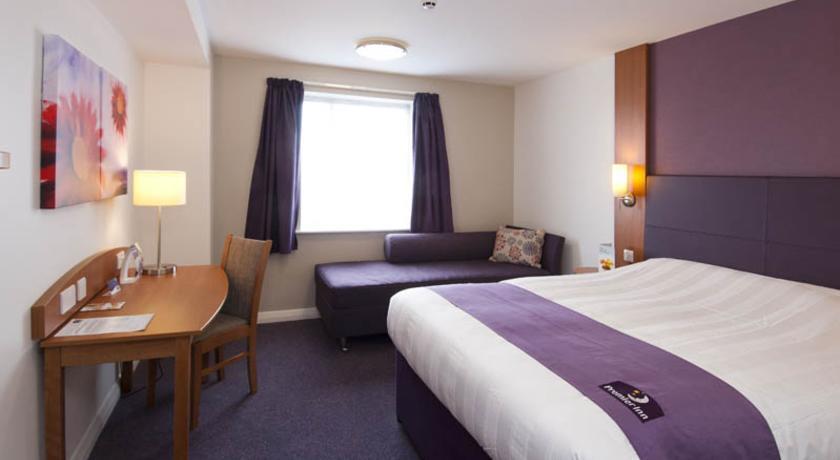 Premier Inn Merthyr Tydfil Exterior foto