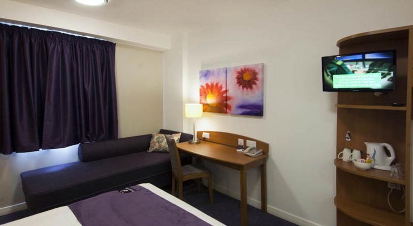 Premier Inn Merthyr Tydfil Exterior foto