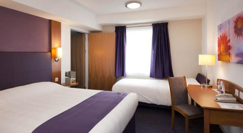 Premier Inn Merthyr Tydfil Exterior foto