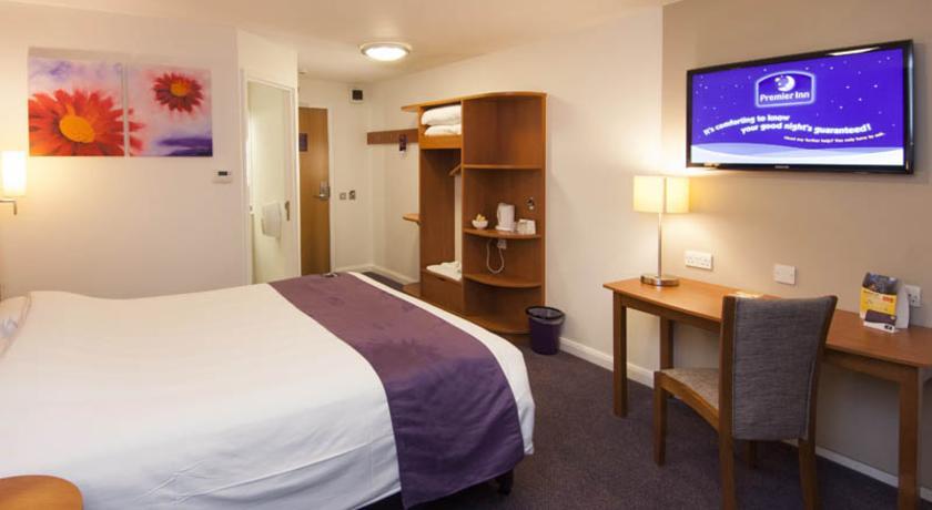 Premier Inn Merthyr Tydfil Exterior foto