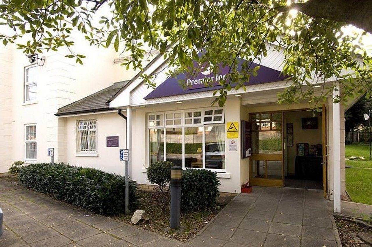 Premier Inn Merthyr Tydfil Exterior foto