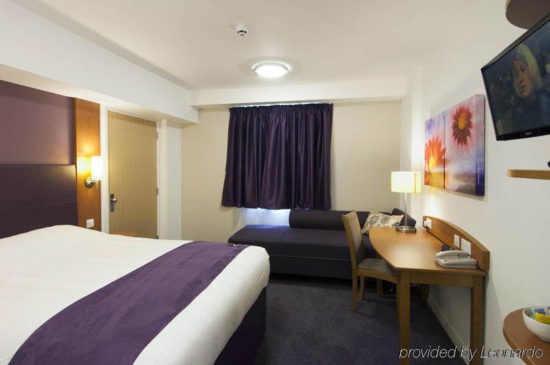 Premier Inn Merthyr Tydfil Exterior foto